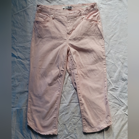 Code Bleu Capri Pants - Picture 1 of 2
